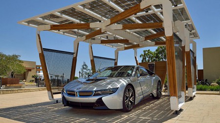 BMW i8 and Solar Car Port (Image: BMW)