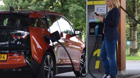 164338-DSC_Fastned_Charging_Fastned