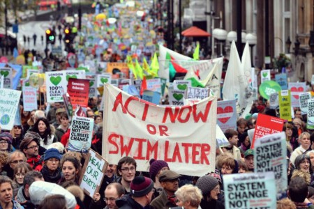 Climate march in London (Image: 350.org)