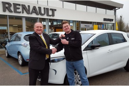 David Wallace from Oxley Park, Milton Keynes, receives the keys to his new Renault ZOE from Brayleys’ sales executive, Graham Glover