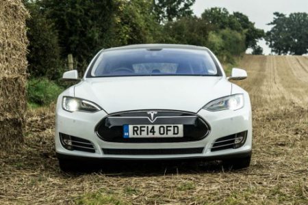 tesla-model-s-p85_review-uk_front_carwitter