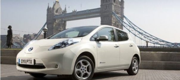 Nissan Leaf by Tower Bridge, London